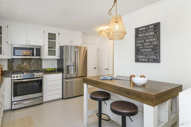 41 Spindrift Psge, Corte Madera, CA 94925