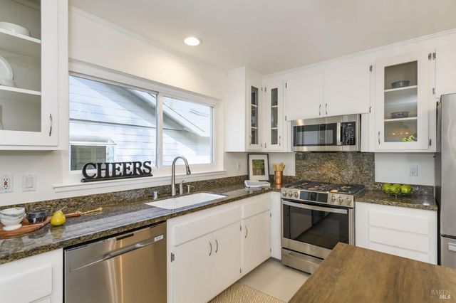 41 Spindrift Psge, Corte Madera, CA 94925