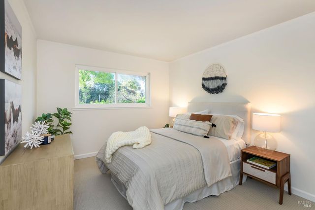 41 Spindrift Psge, Corte Madera, CA 94925