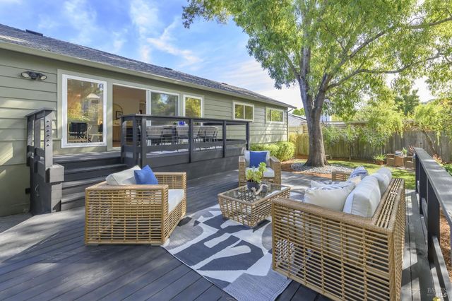 41 Spindrift Psge, Corte Madera, CA 94925