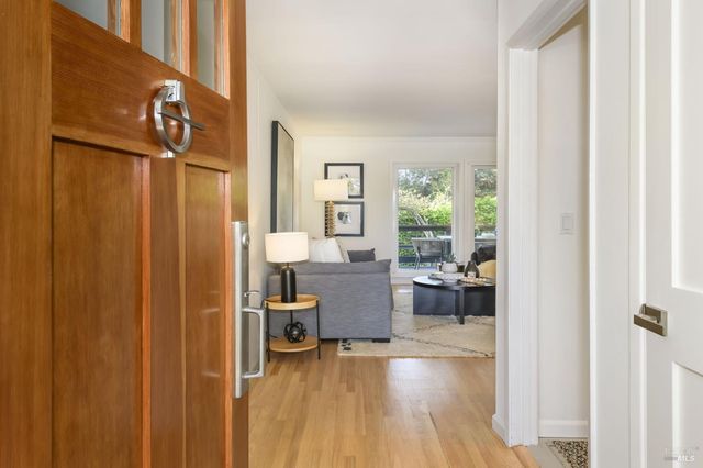 41 Spindrift Psge, Corte Madera, CA 94925