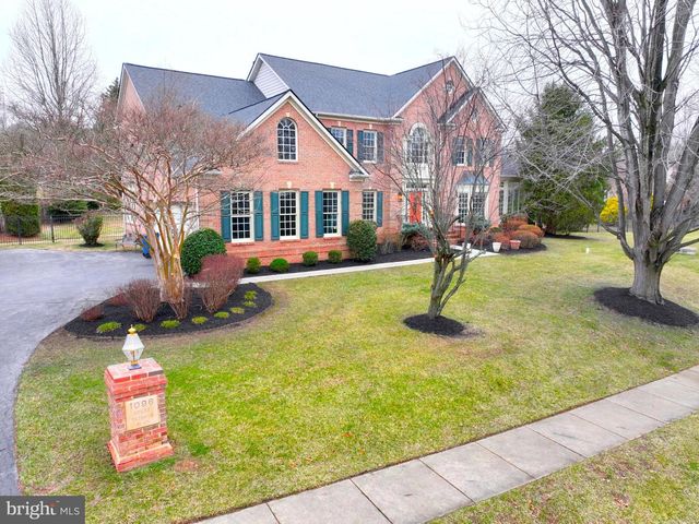 1096 GREAT PASSAGE BLVD, Great Falls, VA 22066