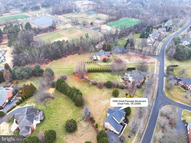 1096 GREAT PASSAGE BLVD, Great Falls, VA 22066