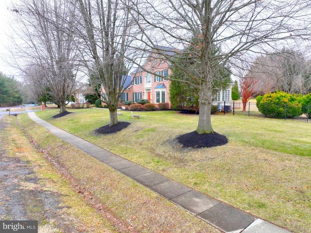 1096 GREAT PASSAGE BLVD, Great Falls, VA 22066