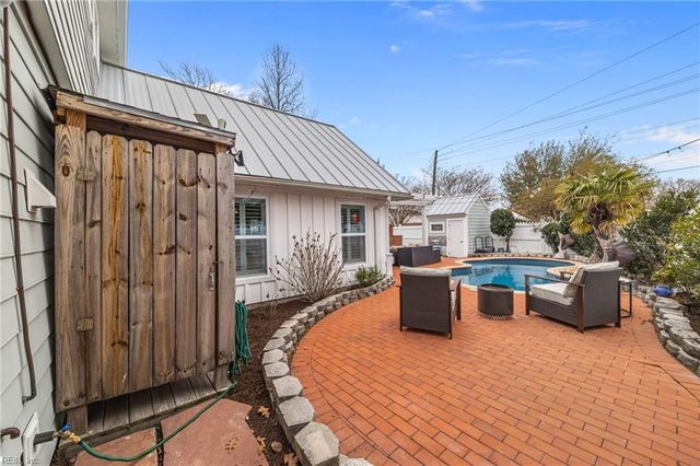 534 Pinewood DR, Virginia Beach, VA 23451