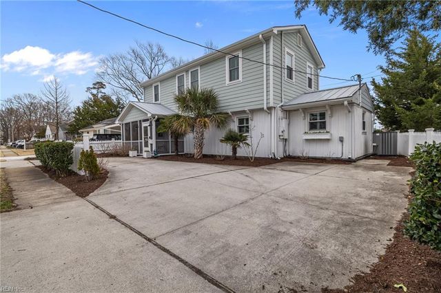 534 Pinewood DR, Virginia Beach, VA 23451