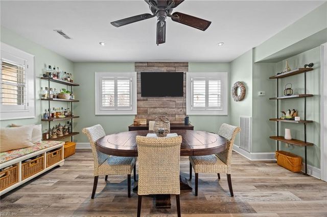 534 Pinewood DR, Virginia Beach, VA 23451