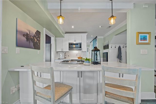 534 Pinewood DR, Virginia Beach, VA 23451