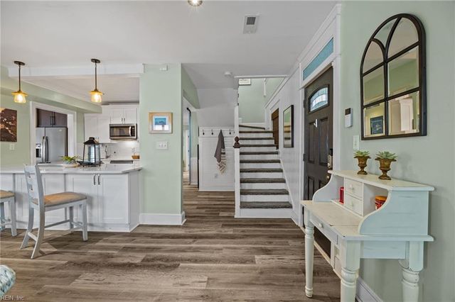 534 Pinewood DR, Virginia Beach, VA 23451