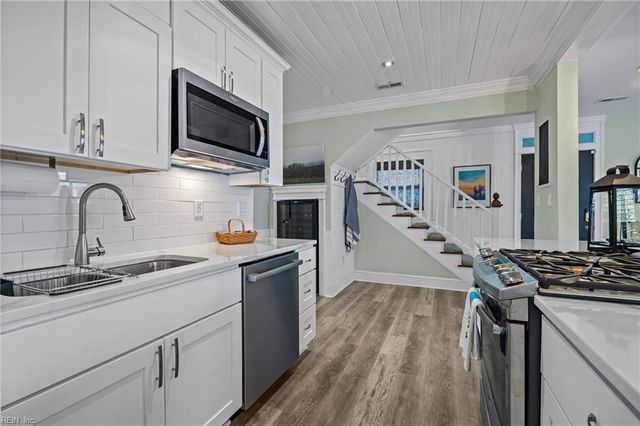 534 Pinewood DR, Virginia Beach, VA 23451