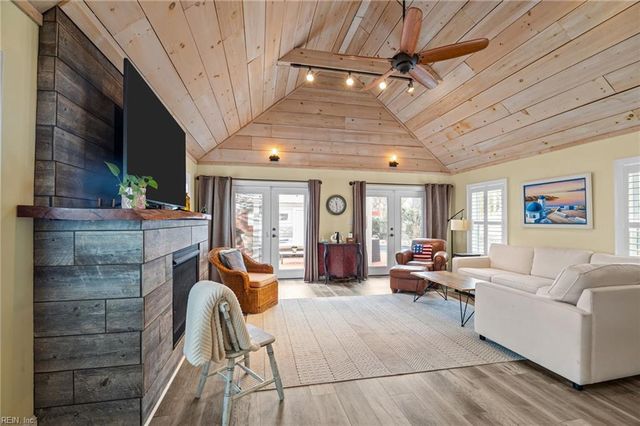 534 Pinewood DR, Virginia Beach, VA 23451