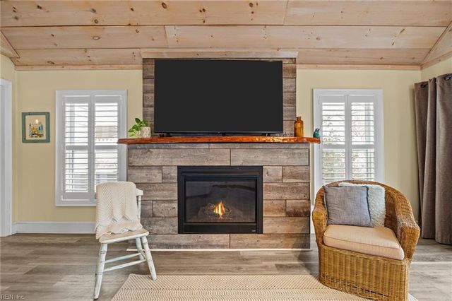 534 Pinewood DR, Virginia Beach, VA 23451