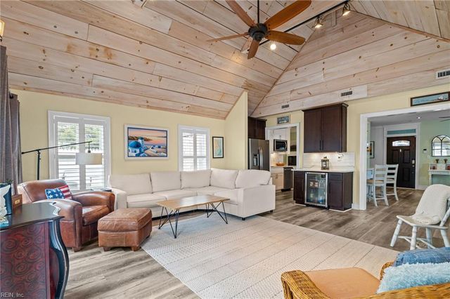 534 Pinewood DR, Virginia Beach, VA 23451