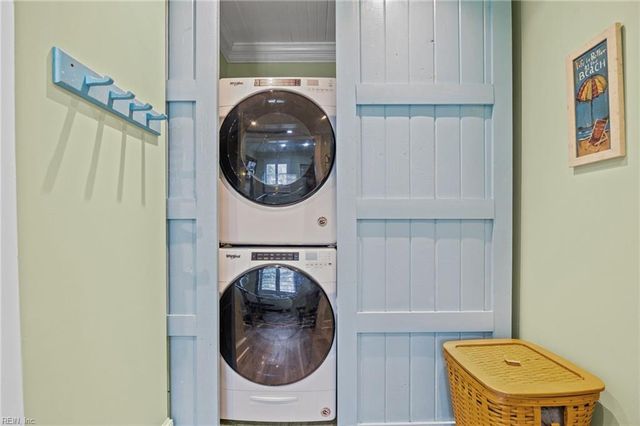 534 Pinewood DR, Virginia Beach, VA 23451