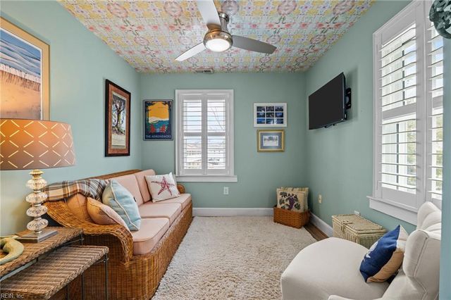 534 Pinewood DR, Virginia Beach, VA 23451