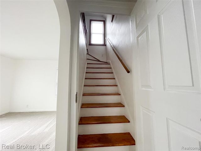 603 Vernier Road, Grosse Pointe Woods, MI 48236