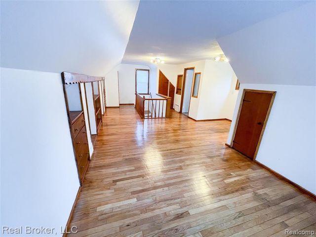 603 Vernier Road, Grosse Pointe Woods, MI 48236