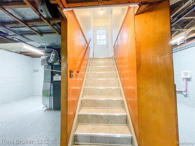 603 Vernier Road, Grosse Pointe Woods, MI 48236