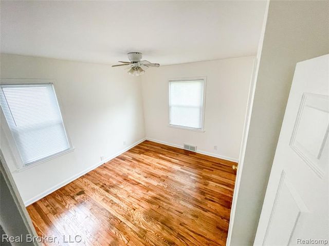 603 Vernier Road, Grosse Pointe Woods, MI 48236