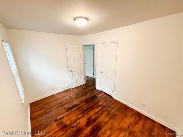 603 Vernier Road, Grosse Pointe Woods, MI 48236