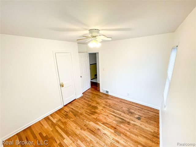 603 Vernier Road, Grosse Pointe Woods, MI 48236