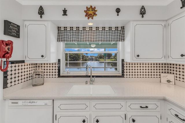 137 BEDFORD DRIVE NE, Port Charlotte, FL 33952