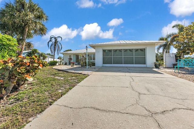 137 BEDFORD DRIVE NE, Port Charlotte, FL 33952