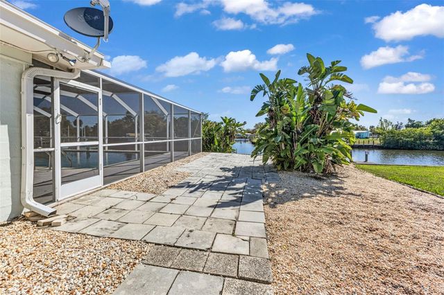 137 BEDFORD DRIVE NE, Port Charlotte, FL 33952