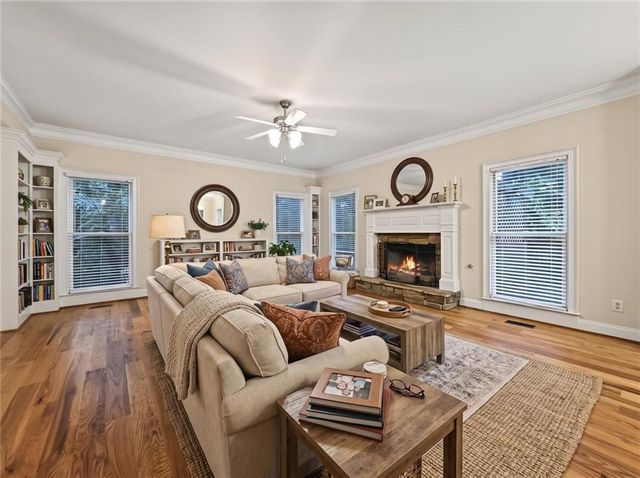 2038 Haydenbrook Drive NW, Acworth, GA 30101
