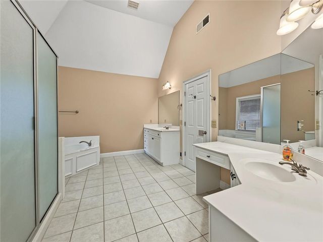 2038 Haydenbrook Drive NW, Acworth, GA 30101