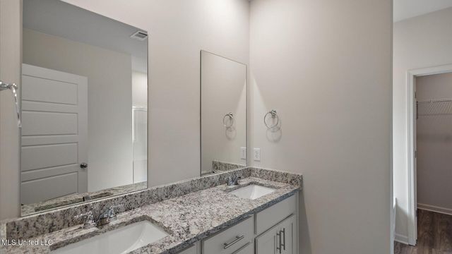 724 Honeysuckle Loop, Canton, MS 39046