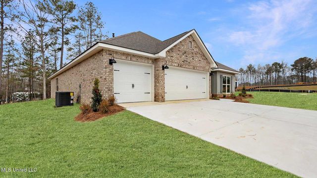 724 Honeysuckle Loop, Canton, MS 39046