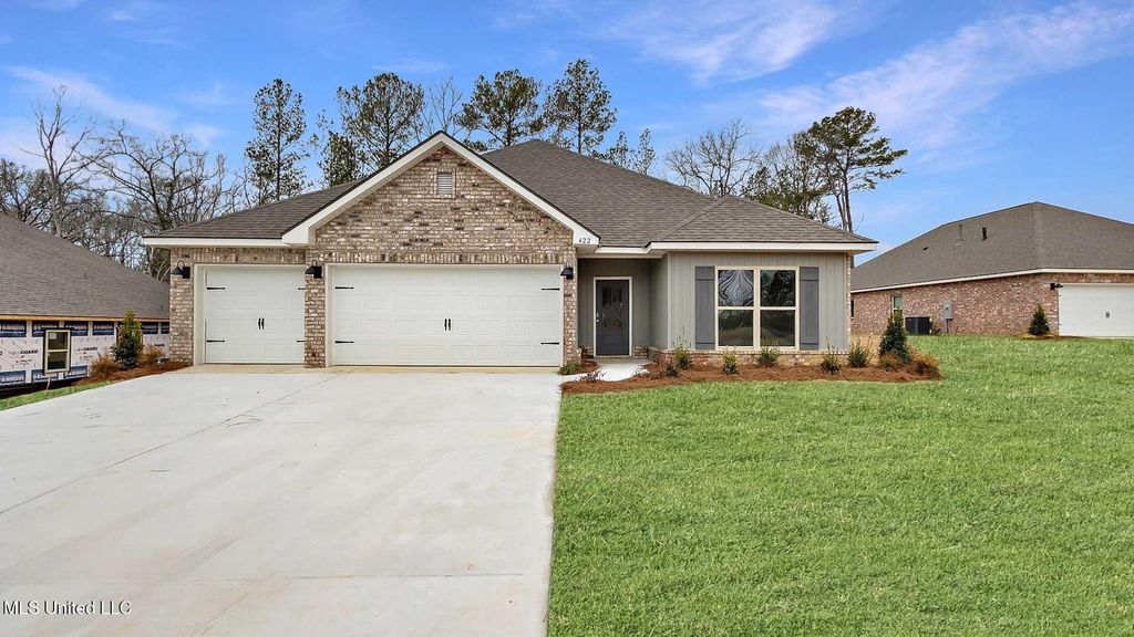 724 Honeysuckle Loop, Canton, MS 39046