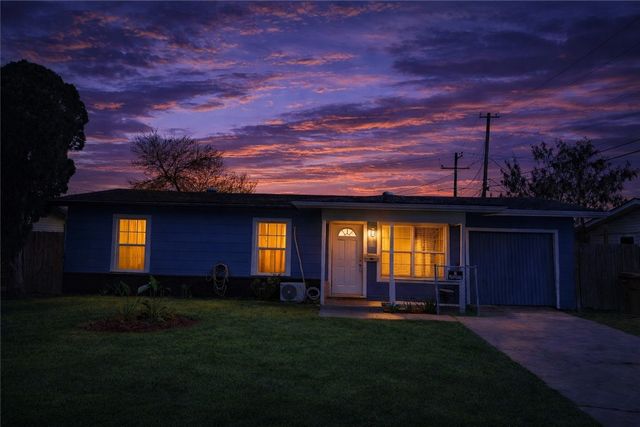 4925 Blundell Dr, Corpus Christi, TX 78415