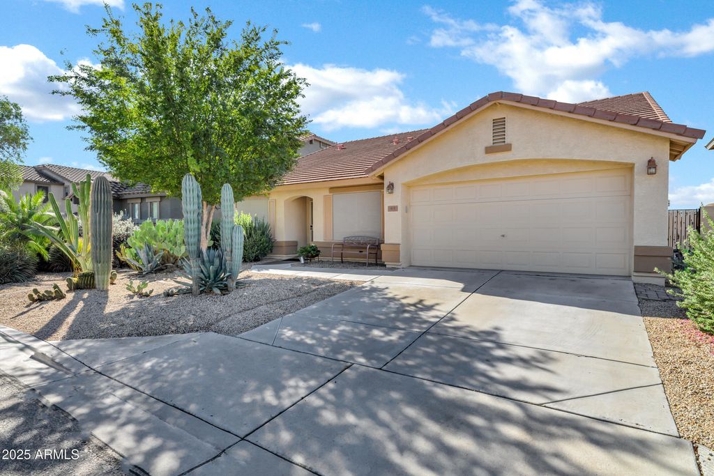 85 W PASTURE CANYON Drive, San Tan Valley, AZ 85143