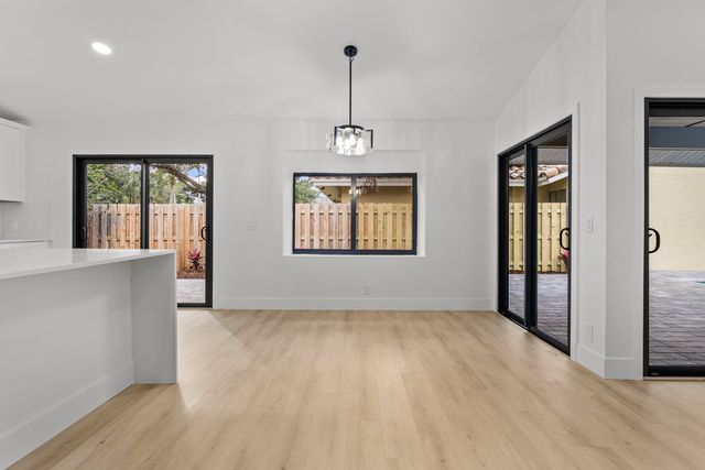 4165 NW 1st Court, Delray Beach, FL 33445