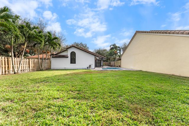 4165 NW 1st Court, Delray Beach, FL 33445