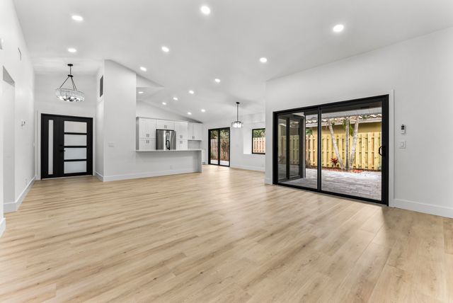 4165 NW 1st Court, Delray Beach, FL 33445