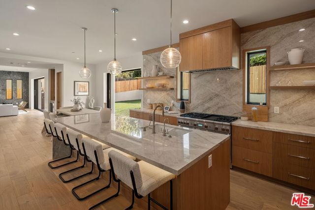 1325 Thayer Avenue, Los Angeles, CA 90024