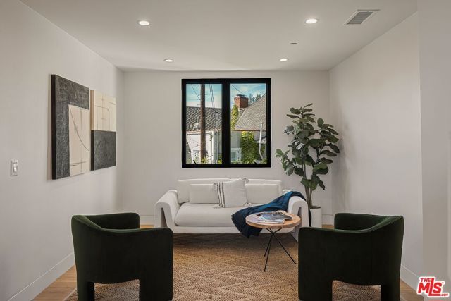 1325 Thayer Avenue, Los Angeles, CA 90024