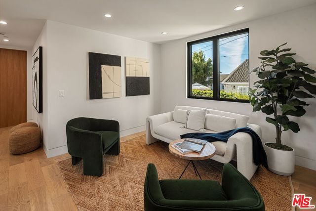 1325 Thayer Avenue, Los Angeles, CA 90024