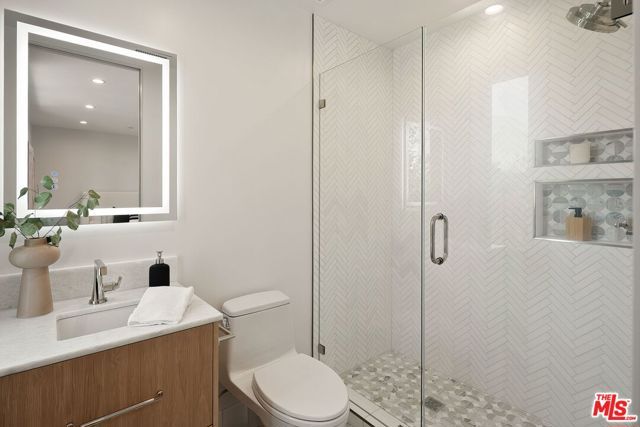 1325 Thayer Avenue, Los Angeles, CA 90024