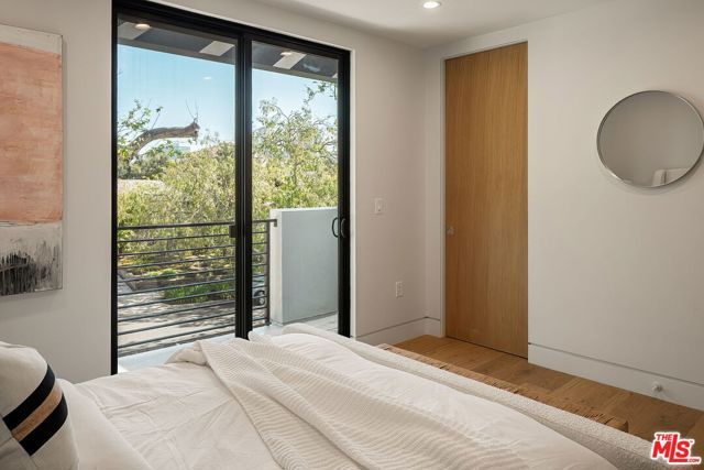 1325 Thayer Avenue, Los Angeles, CA 90024