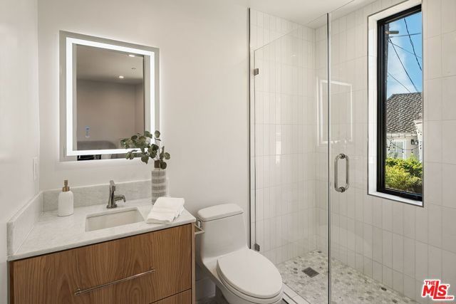 1325 Thayer Avenue, Los Angeles, CA 90024