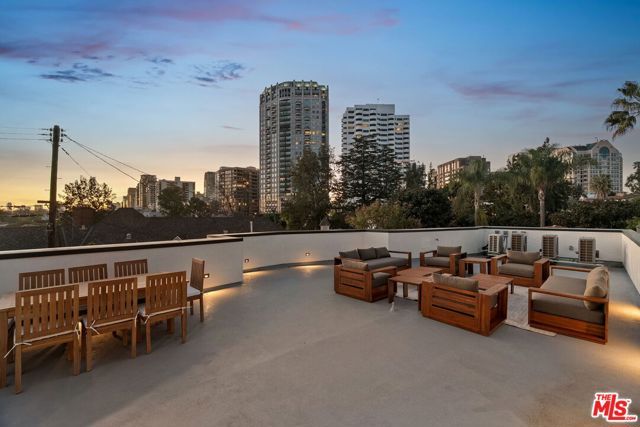 1325 Thayer Avenue, Los Angeles, CA 90024