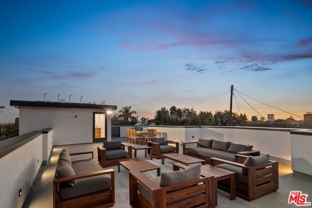 1325 Thayer Avenue, Los Angeles, CA 90024