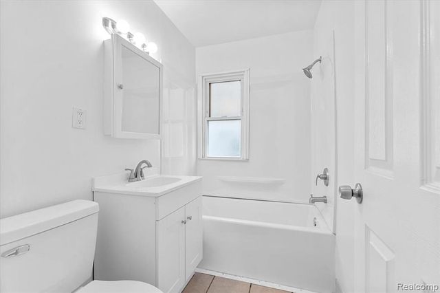 2146 University Avenue, Lincoln Park, MI 48146