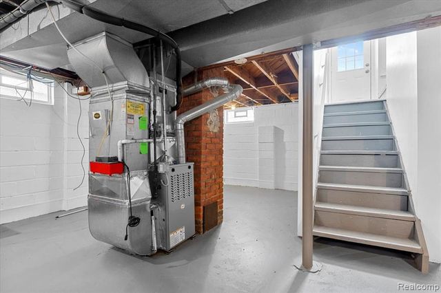 2146 University Avenue, Lincoln Park, MI 48146