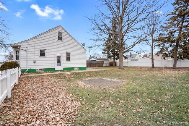 2146 University Avenue, Lincoln Park, MI 48146