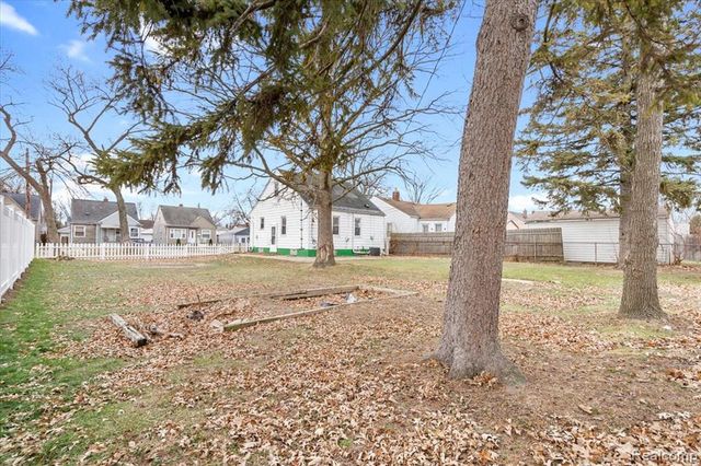 2146 University Avenue, Lincoln Park, MI 48146